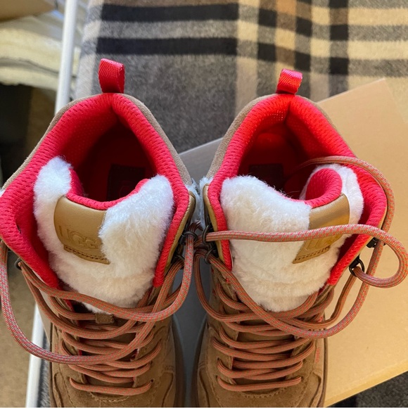 COPY - Ugg Highland Hi Heritage Shoe - Picture 6 of 6